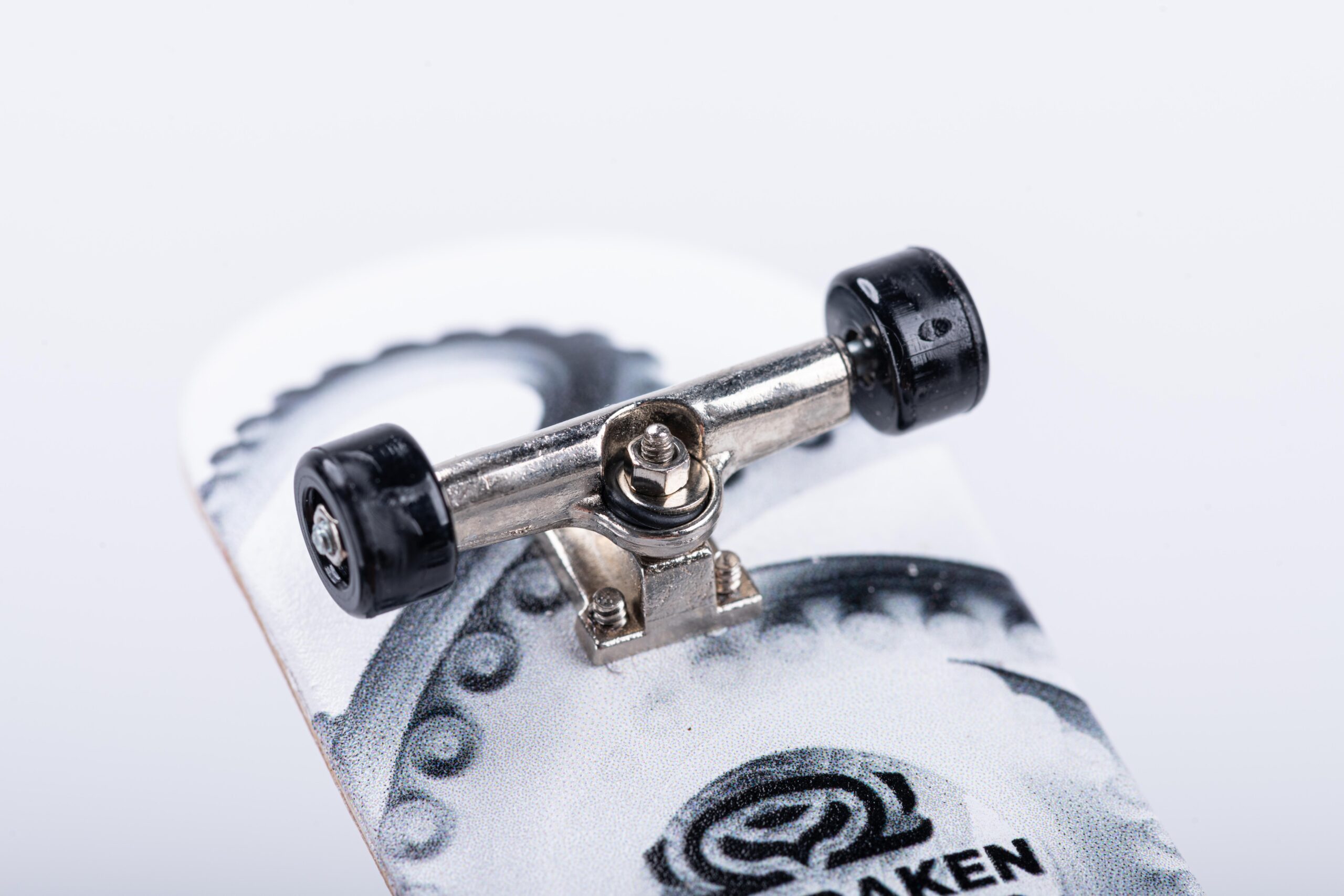 Mini Deck Skateboard Limited Edition - Image 4